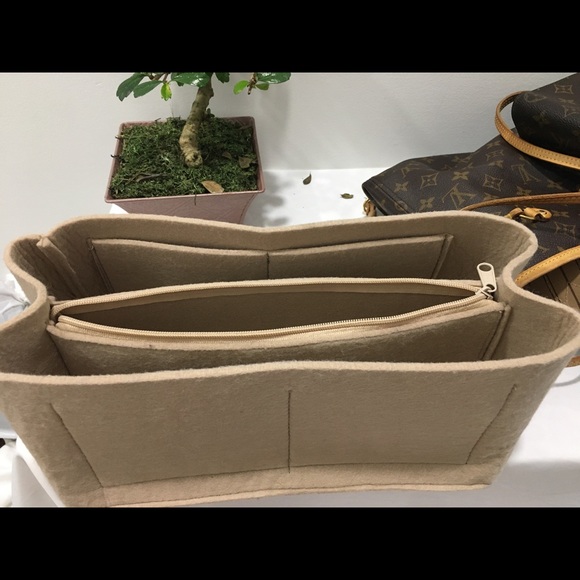 💎💯Authentic💯💎 set of Mono Neverfull MM and Sarah Long Wallet - Picture 17 of 17